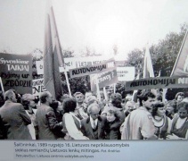 Šalčininkai. 1989 m. rugsėjo 16 d. Lietuvos nepriklausomybės siekius remiančių lenkų mitingas.  Lietuvos centrinio archyvo nuotrauka