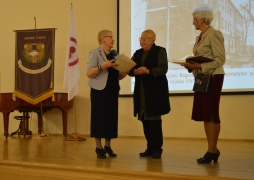 Žurnalistė Laima Pangonytė (centre)