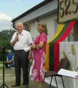 J. Laurinavičius ir O. Virginavičienė per knygos „Dusmenų bažnyčia“ sutiktuves