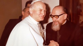 Vincentas Pupinis SJ ir popiežius šv. Jonas Paulius II